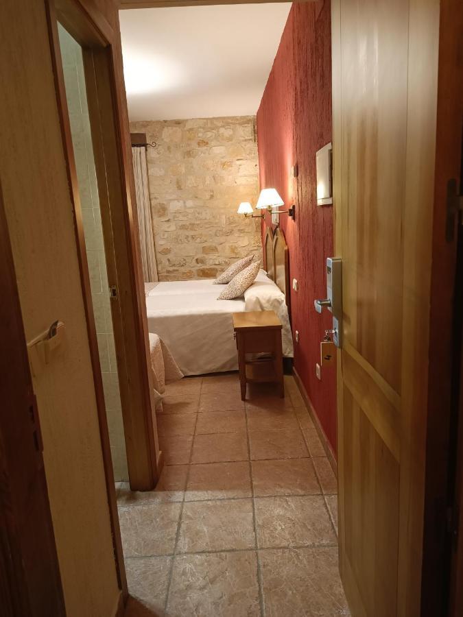 Hostal Decerca Prádena Cameră foto