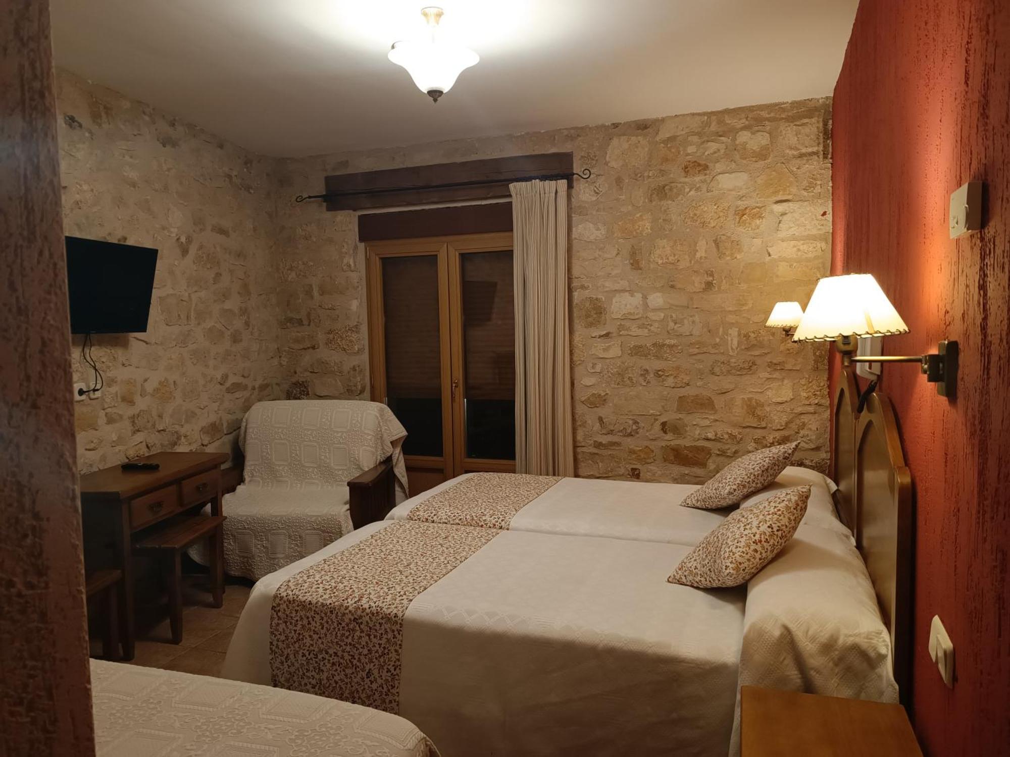 Hostal Decerca Prádena Cameră foto