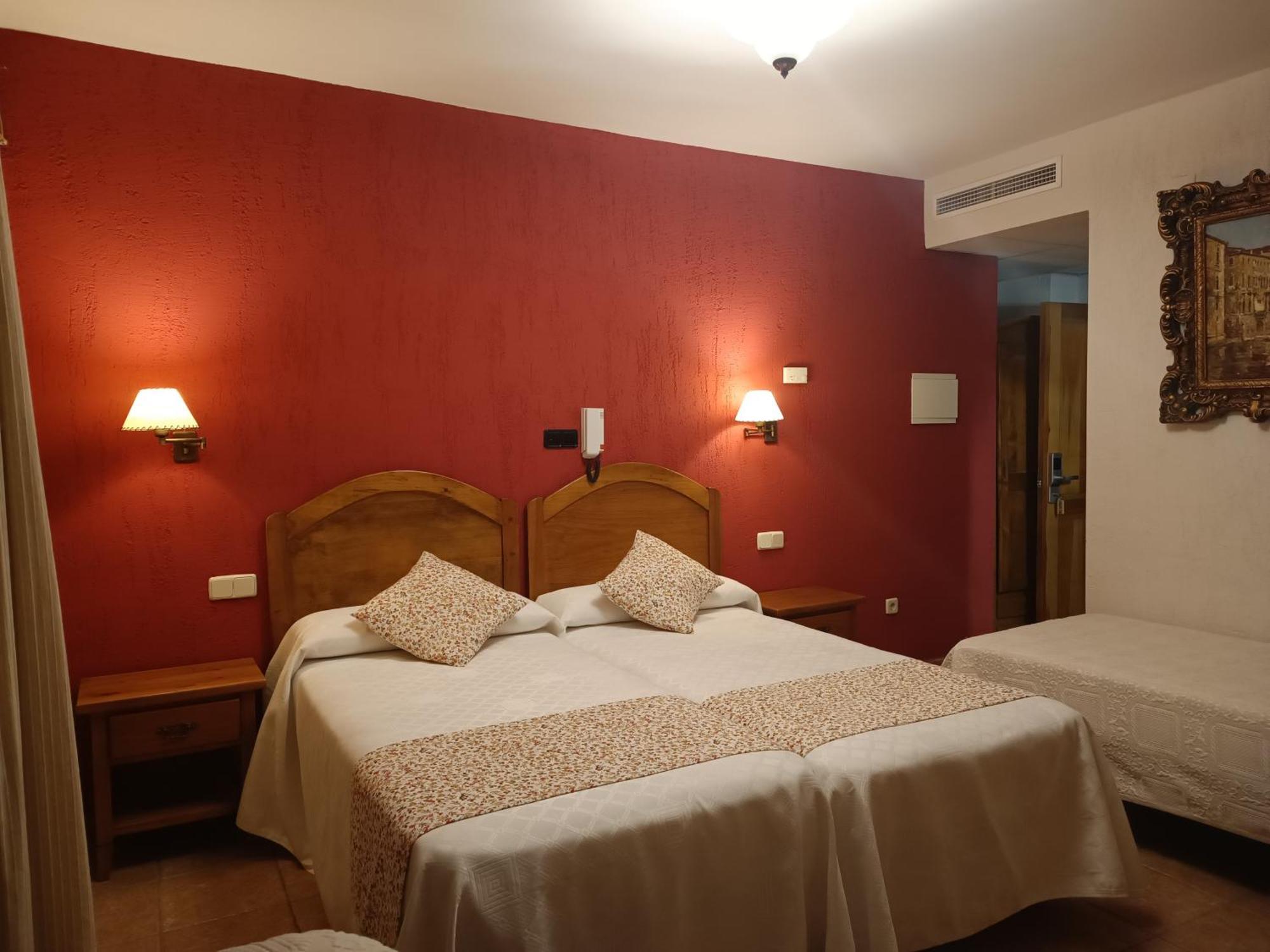 Hostal Decerca Prádena Cameră foto